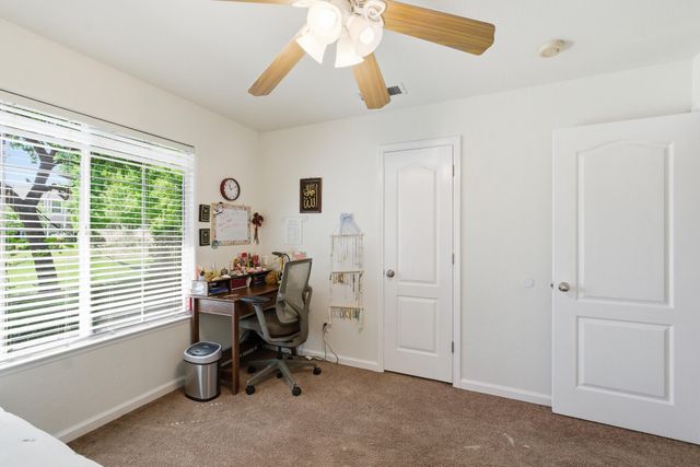 5240 W Wren Court, Visalia, CA 93291