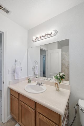 5240 W Wren Court, Visalia, CA 93291