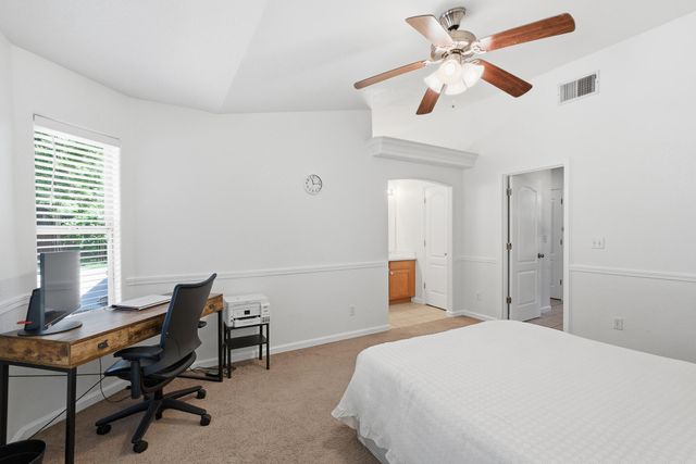 5240 W Wren Court, Visalia, CA 93291