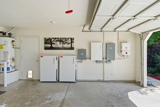 5240 W Wren Court, Visalia, CA 93291