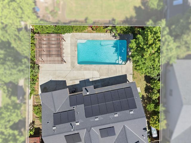 5240 W Wren Court, Visalia, CA 93291