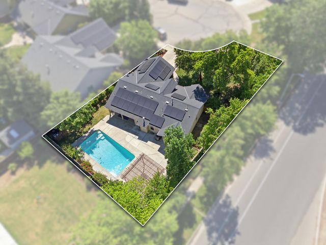 5240 W Wren Court, Visalia, CA 93291