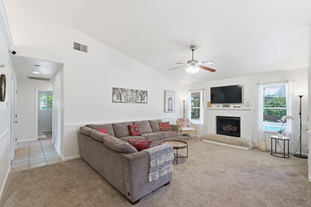 5240 W Wren Court, Visalia, CA 93291