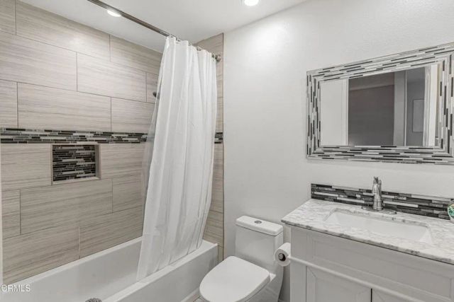 2520 Oarfish Lane, Oxnard, CA 93035