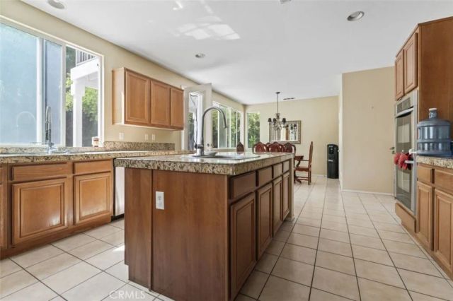 2442 Old Windmill Court, Riverside, CA 92503