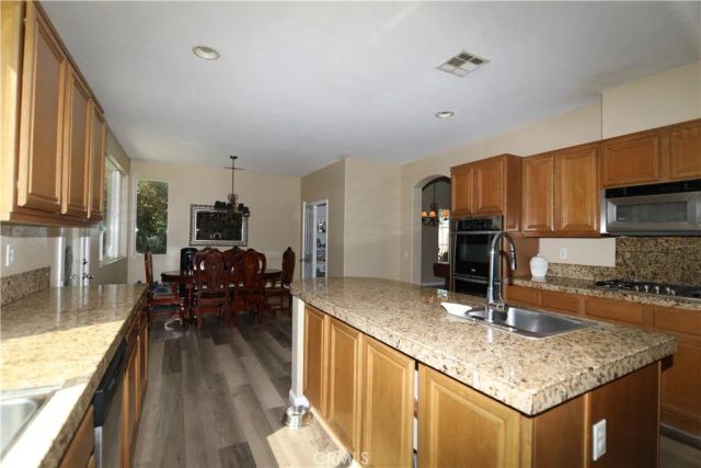 2442 Old Windmill Court, Riverside, CA 92503