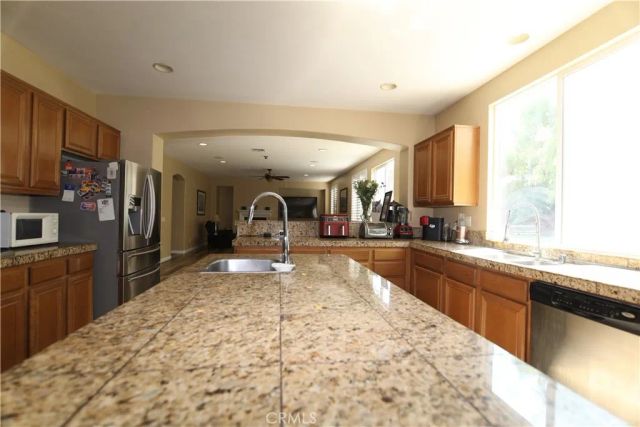 2442 Old Windmill Court, Riverside, CA 92503