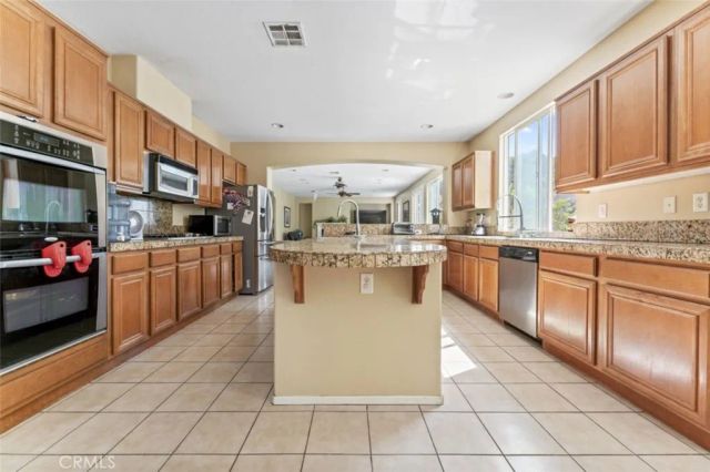 2442 Old Windmill Court, Riverside, CA 92503