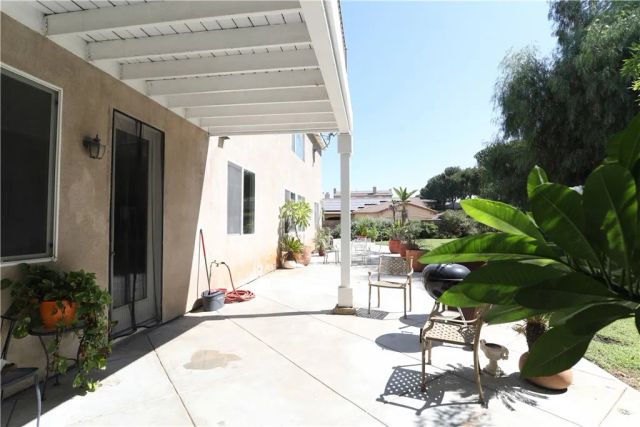 2442 Old Windmill Court, Riverside, CA 92503