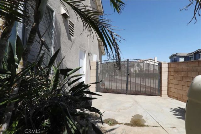 2442 Old Windmill Court, Riverside, CA 92503