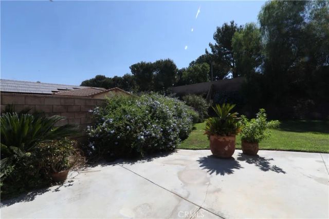 2442 Old Windmill Court, Riverside, CA 92503