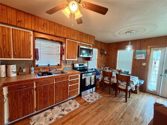 26390 Fm 457, Bay City, TX 77414