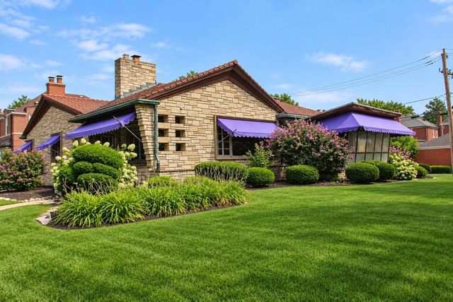 9357 S Bell Avenue, Chicago, IL 60643