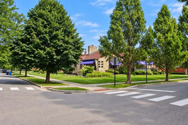 9357 S Bell Avenue, Chicago, IL 60643