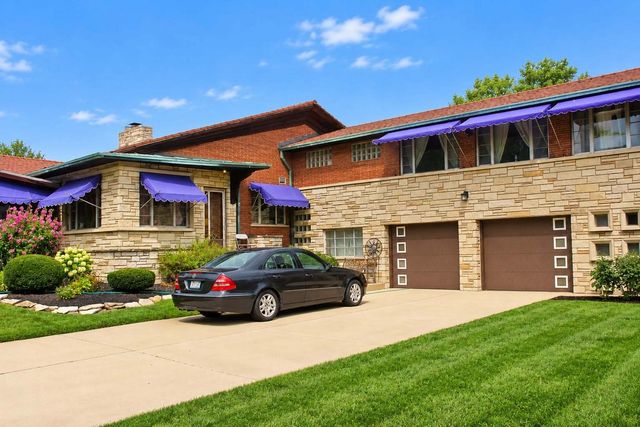 9357 S Bell Avenue, Chicago, IL 60643
