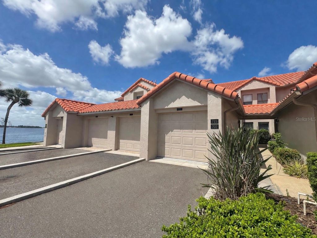 715 MAGNOLIA PLACE, Winter Haven, FL 33884