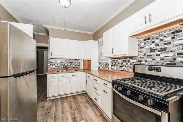 2021 W 93rd Street, Cleveland, OH 44102