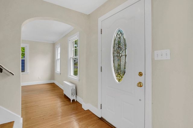 82 Biltmore St, Springfield, MA 01108