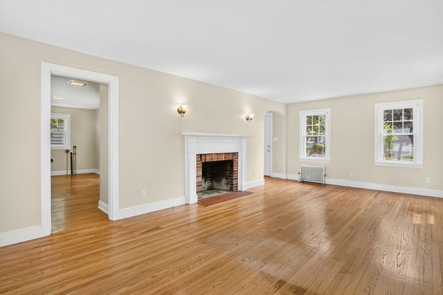 82 Biltmore St, Springfield, MA 01108