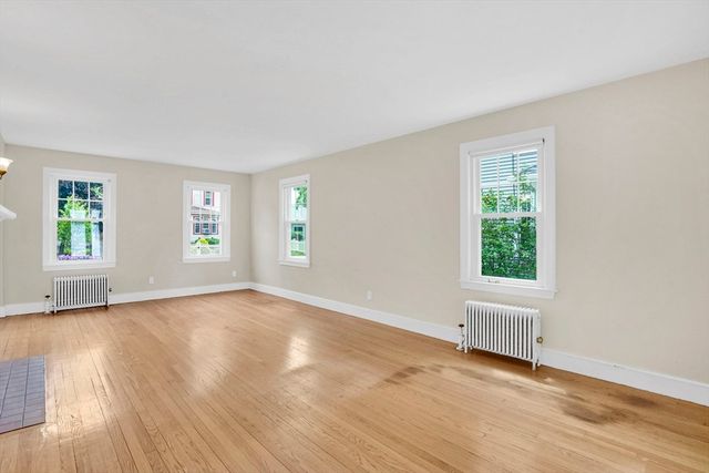 82 Biltmore St, Springfield, MA 01108