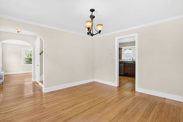 82 Biltmore St, Springfield, MA 01108