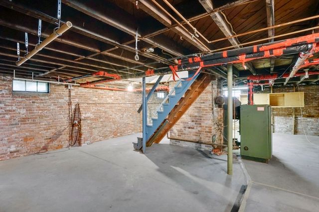 82 Biltmore St, Springfield, MA 01108