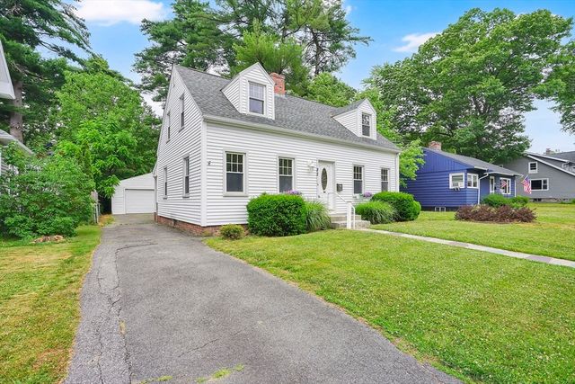 82 Biltmore St, Springfield, MA 01108