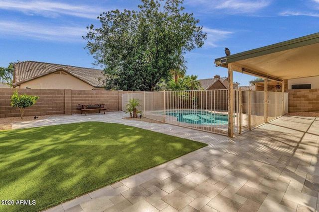 822 N NAPLES Drive, Chandler, AZ 85226