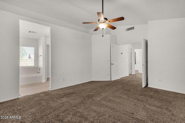 822 N NAPLES Drive, Chandler, AZ 85226