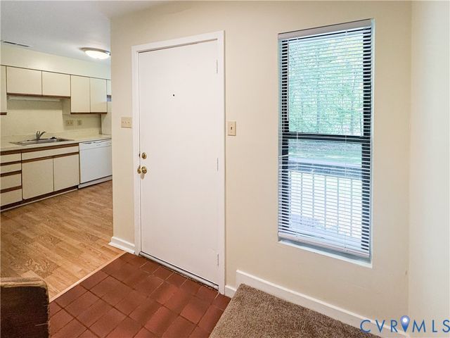 9717 Groundhog Dr, North Chesterfield, VA 23235