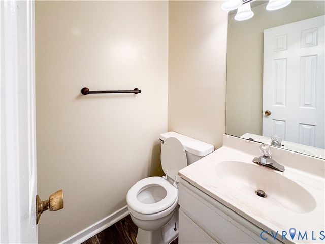 9717 Groundhog Dr, North Chesterfield, VA 23235