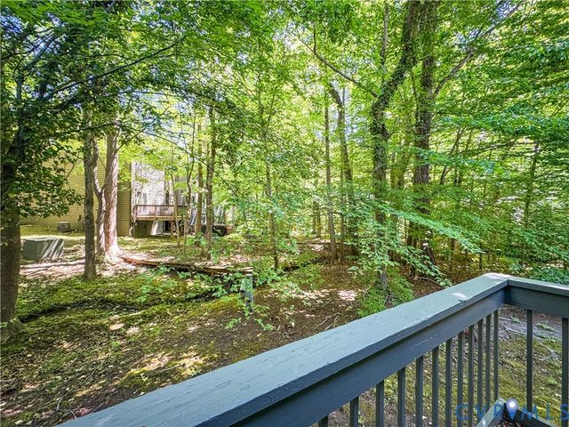 9717 Groundhog Dr, North Chesterfield, VA 23235