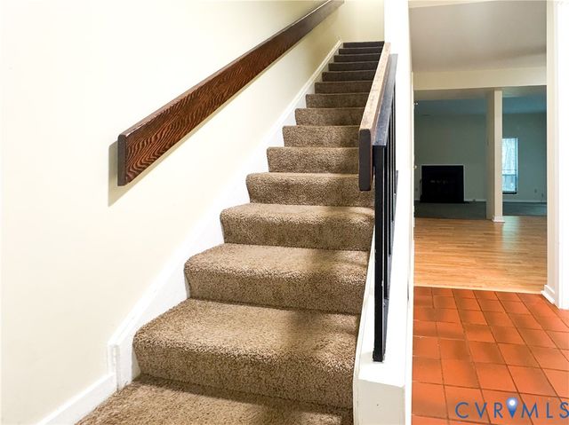 9717 Groundhog Dr, North Chesterfield, VA 23235