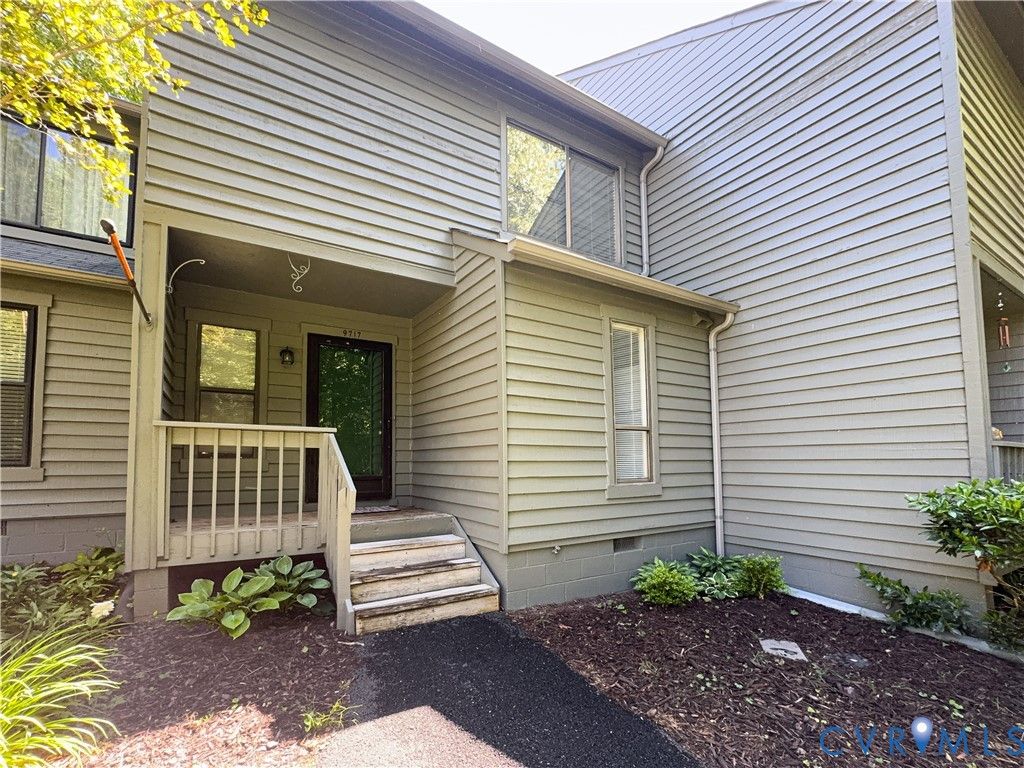 9717 Groundhog Dr, North Chesterfield, VA 23235