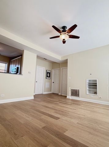 4652 N Saint Louis Avenue 3E, Chicago, IL 60625