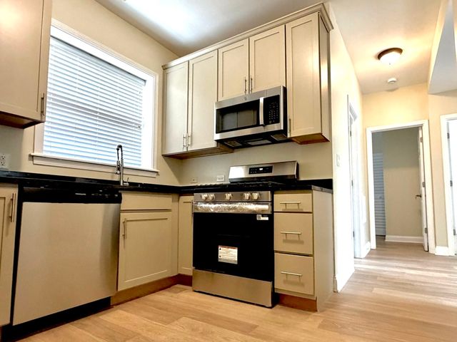 4652 N Saint Louis Avenue 3E, Chicago, IL 60625