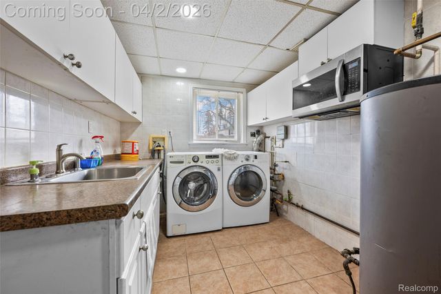 2616 Douglas Drive, Bloomfield Hills, MI 48304