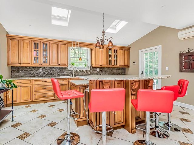 129 Jackson Avenue, Pelham, NY 10803