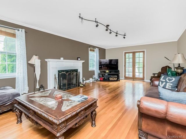 129 Jackson Avenue, Pelham, NY 10803