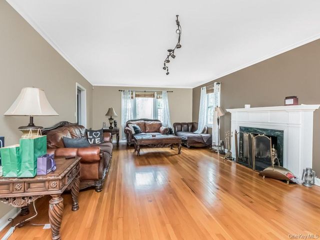129 Jackson Avenue, Pelham, NY 10803