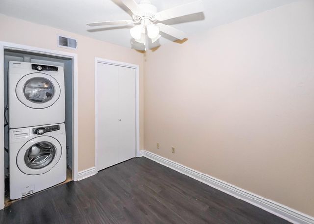 18511 Egret Bay Boulevard 614, Webster, TX 77058