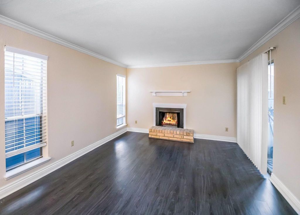 18511 Egret Bay Boulevard 614, Webster, TX 77058