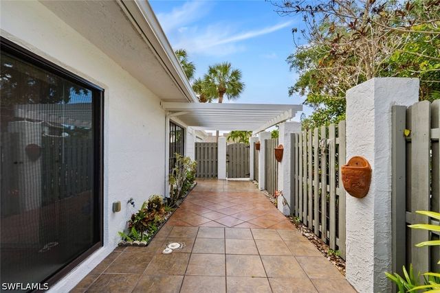 879 Meadowland DR C, Naples, FL 34108