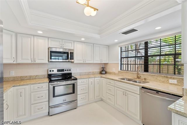 879 Meadowland DR C, Naples, FL 34108