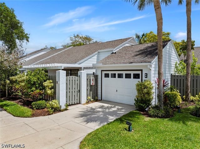 879 Meadowland DR C, Naples, FL 34108