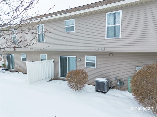 3557 Greenly Court 18, Holland, MI 49424