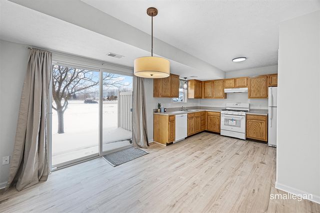 3557 Greenly Court 18, Holland, MI 49424