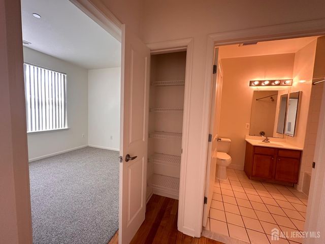 365 Lehigh Avenue 109, Perth Amboy, NJ 08861
