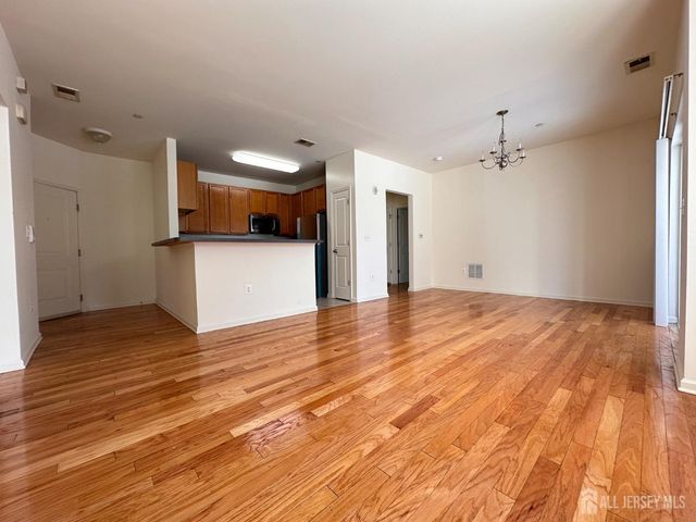 365 Lehigh Avenue 109, Perth Amboy, NJ 08861