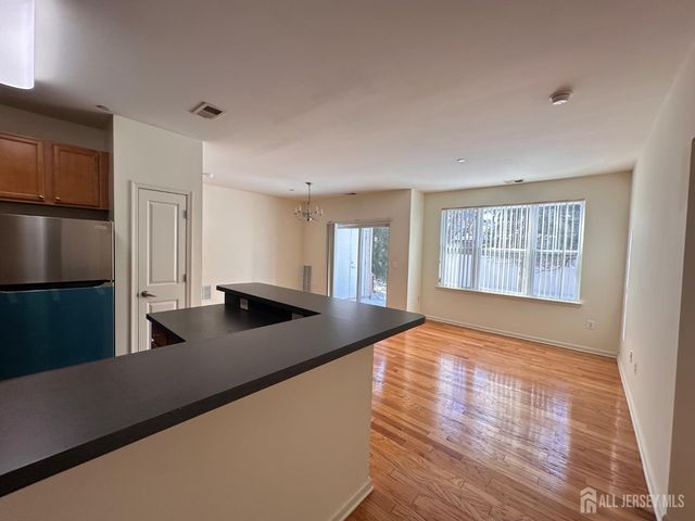 365 Lehigh Avenue 109, Perth Amboy, NJ 08861